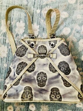 B SWANKY Ivory and Silver Skull-Print Shoulder Bag